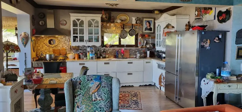 Fitted kitchen